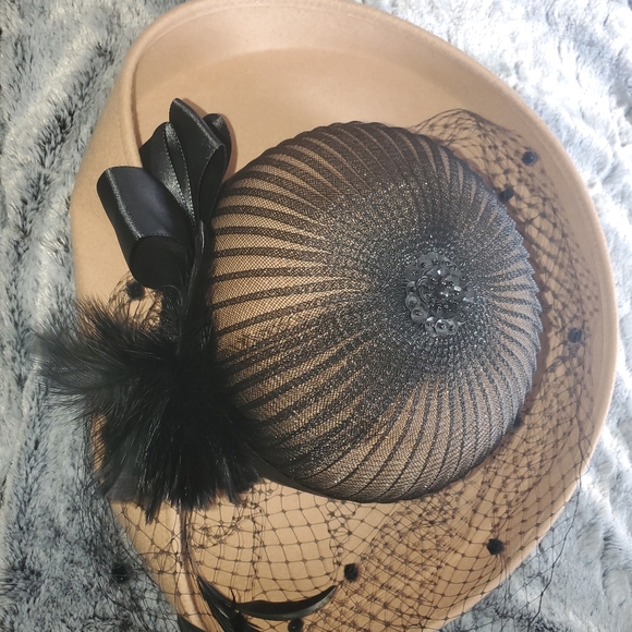 Woman Hat - Picture 5 of 5